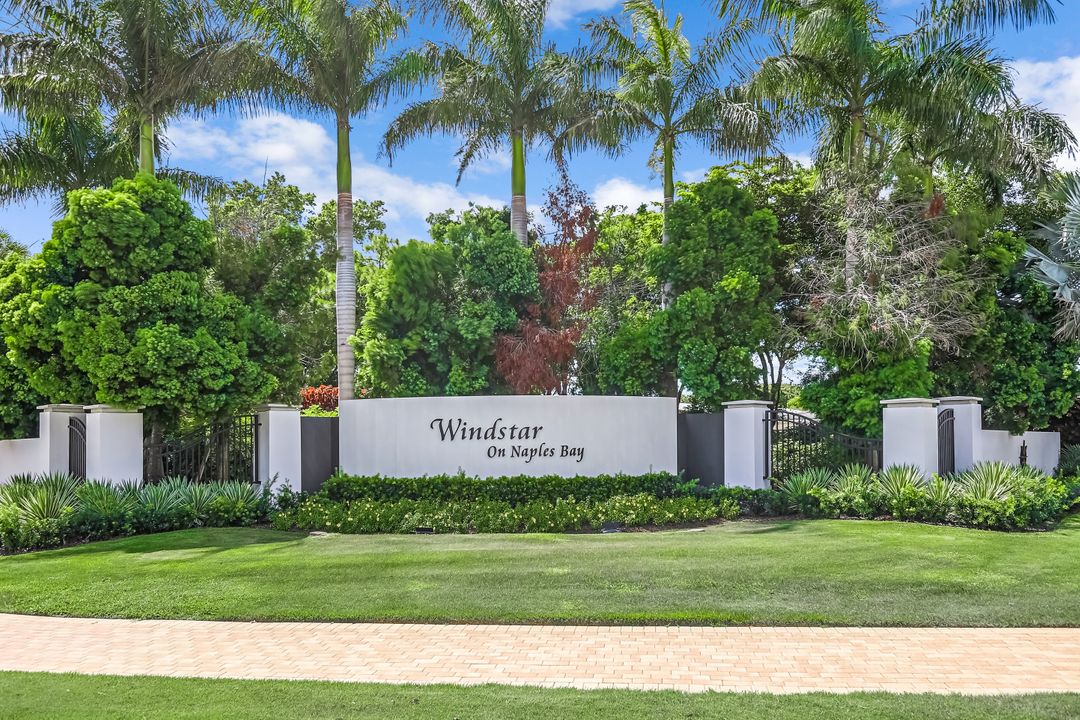 2542 Windward Ct #16-201, Naples, FL 34112