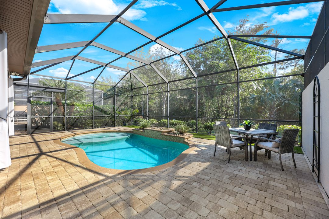 6592 Roma Way, Naples, FL 34113