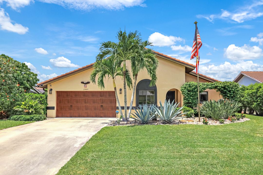 27497 Pelican Ridge Cir, Bonita Springs, FL 34135