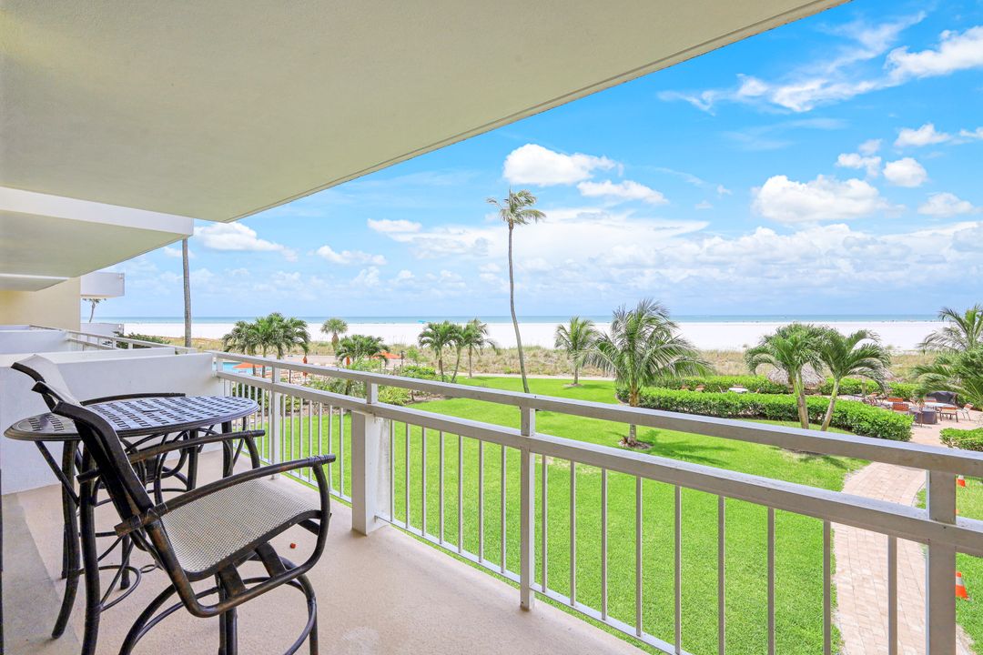 180 Seaview Ct  #215, Marco Island, FL 34145