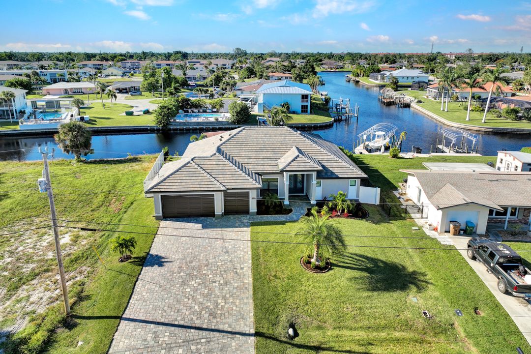 4530 SE 6th Ct, Cape Coral, FL 33904