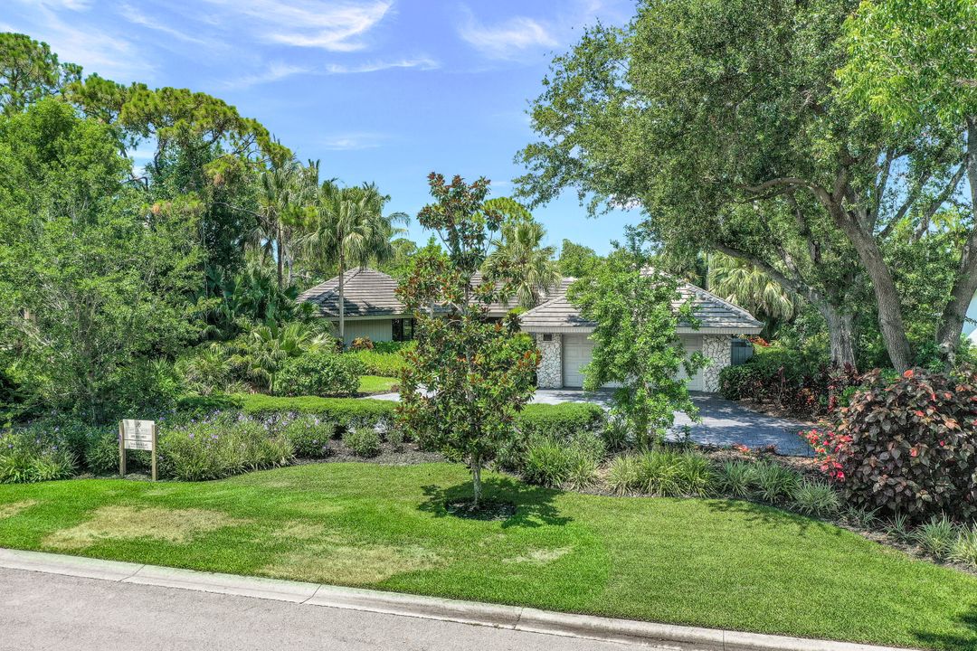 3941 Woodlake Dr, Bonita Springs, FL 34134