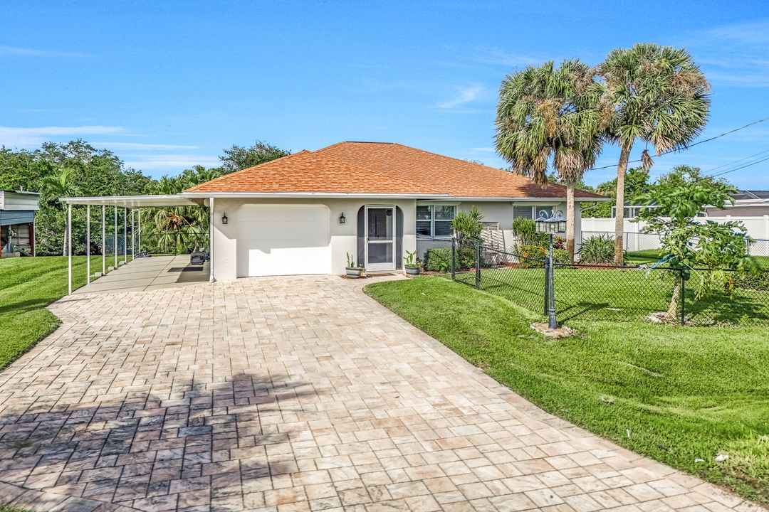 2199 Santiago Ave, Fort Myers, FL 33905