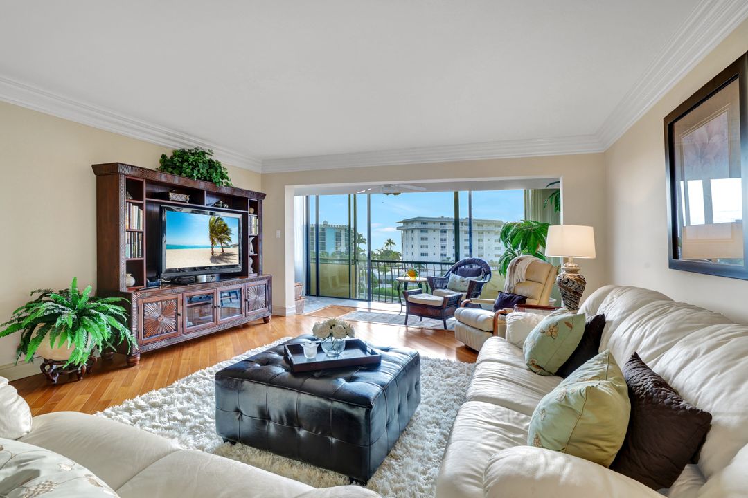 3430 Gulf Shore Blvd N #5F, Naples, FL 34103