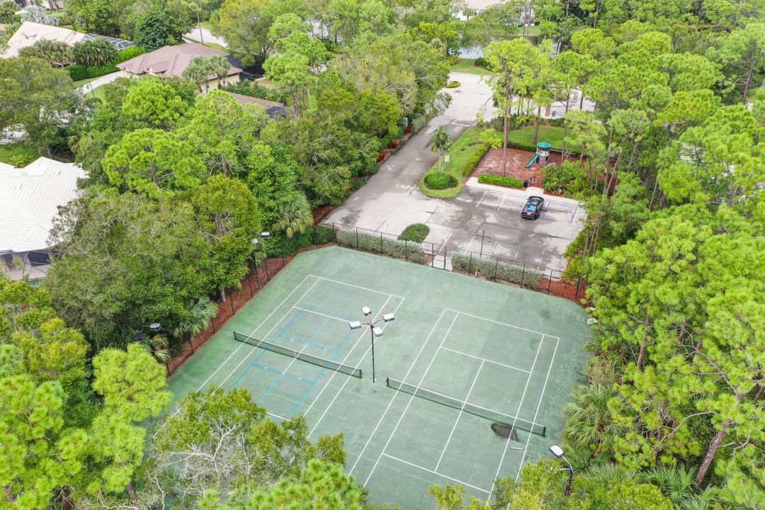 2136 Harlans Run, Naples, FL 34105