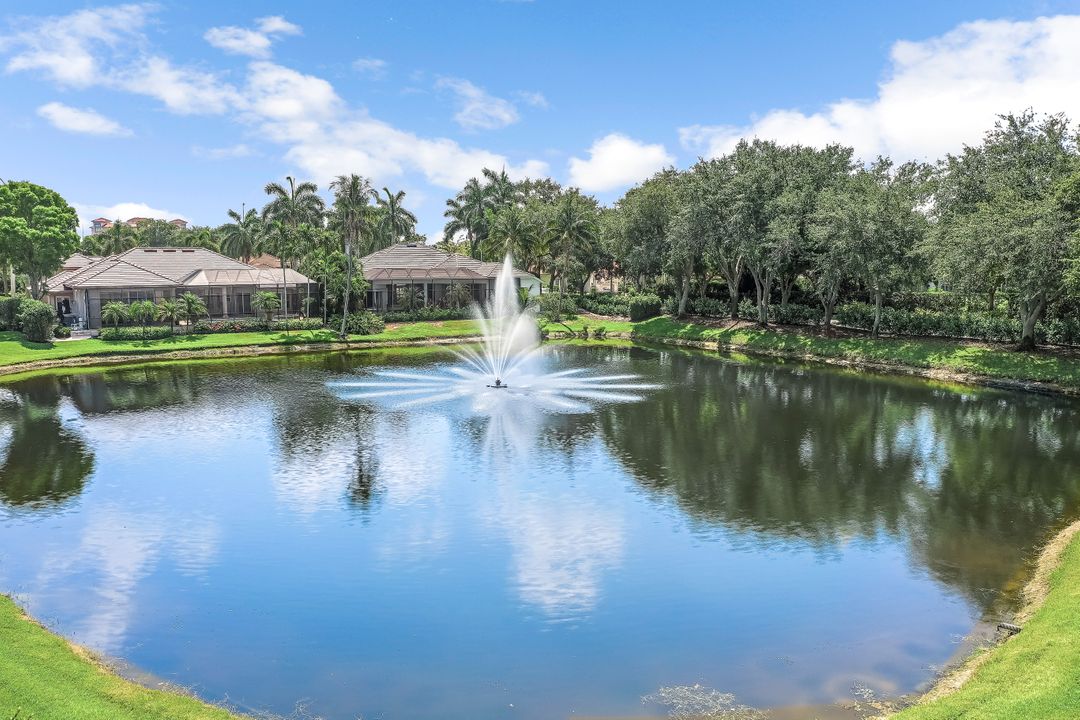 8770 Muirfield Dr, Naples, FL 34109