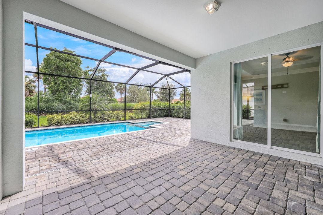 2366 Tangerine Ln, Naples, FL 34120