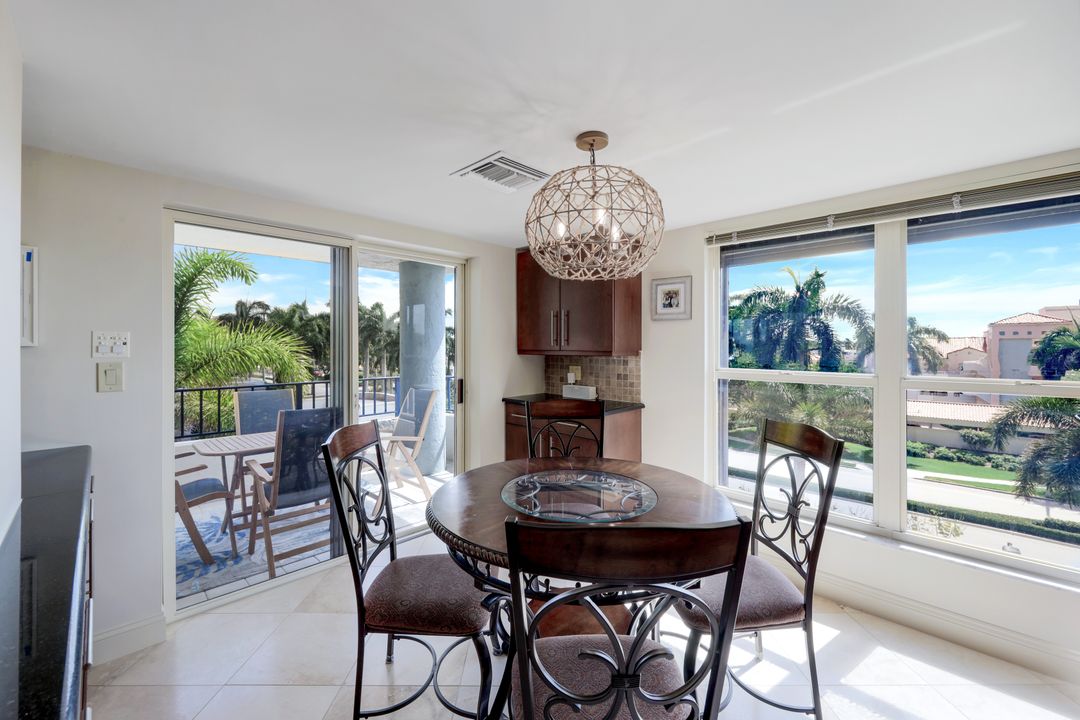 4451 Gulf Shore Blvd N #405, Naples, FL 34103