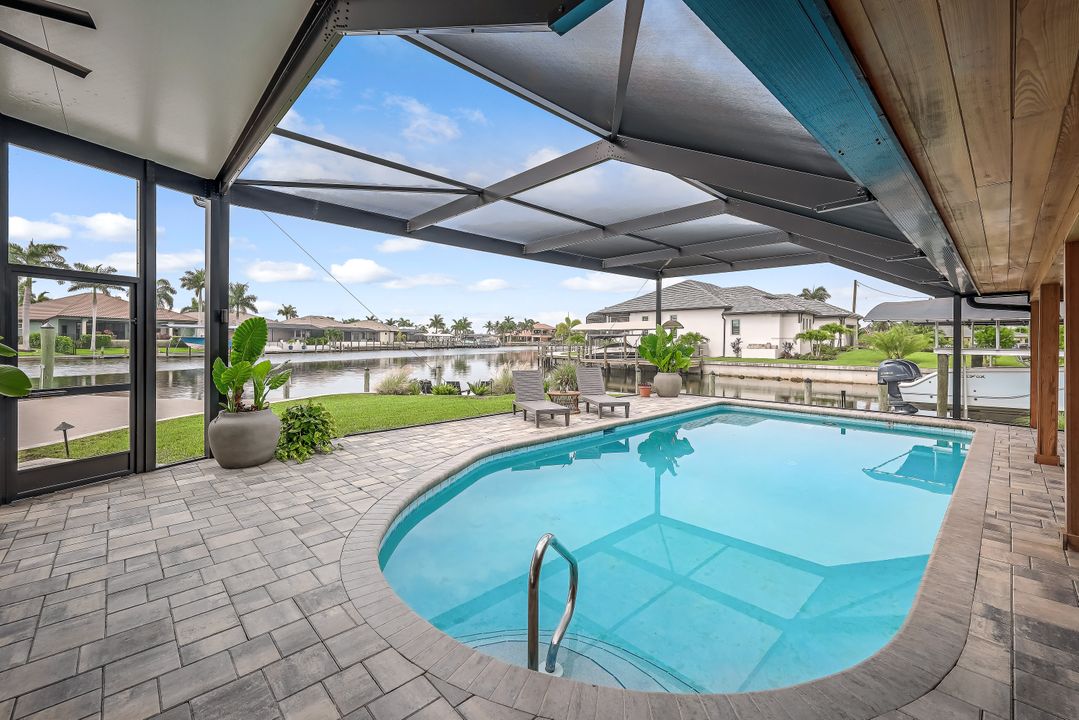 5209 Sunset Ct, Cape Coral, FL 33904