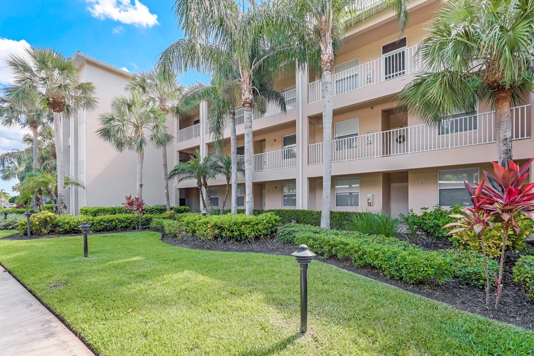 2710 Cypress Trace Cir #3028, Naples, FL 34119