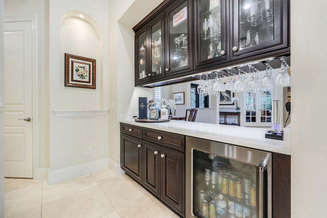 9243 Marble Stone Dr, Naples, FL 34120