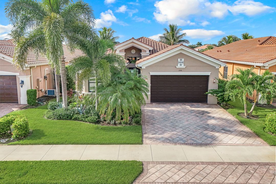 3366 Pacific Dr, Naples, FL 34119