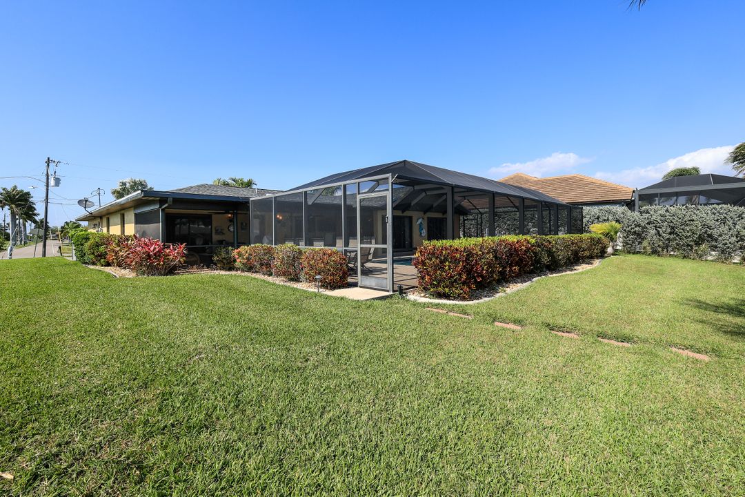 1010 SE 43rd St, Cape Coral, FL 33904