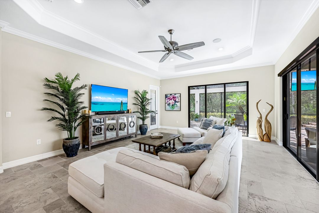 9899 Corso Bello Dr, Naples, FL 34113