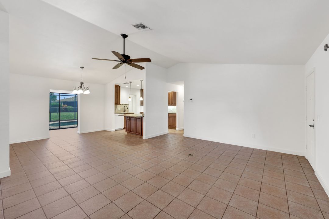 405 SE 21st Ave, Cape Coral, FL 33990