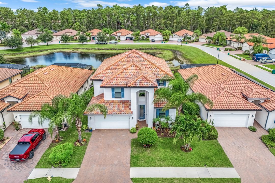 4243 Raffia Palm Cir, Naples, FL 34119