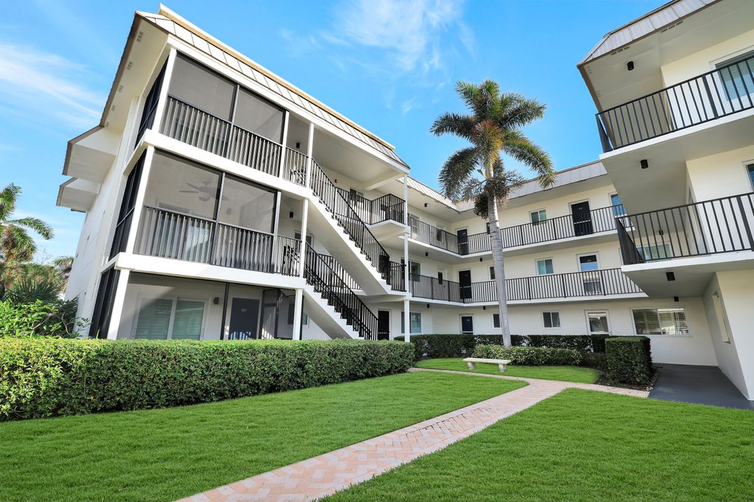 766 Central Ave #303, Naples, FL 34102