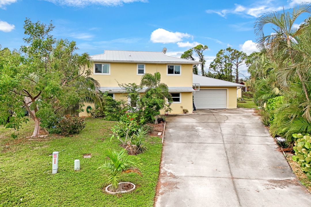 8225 Lake San Carlos Cir, Fort Myers, FL 33967