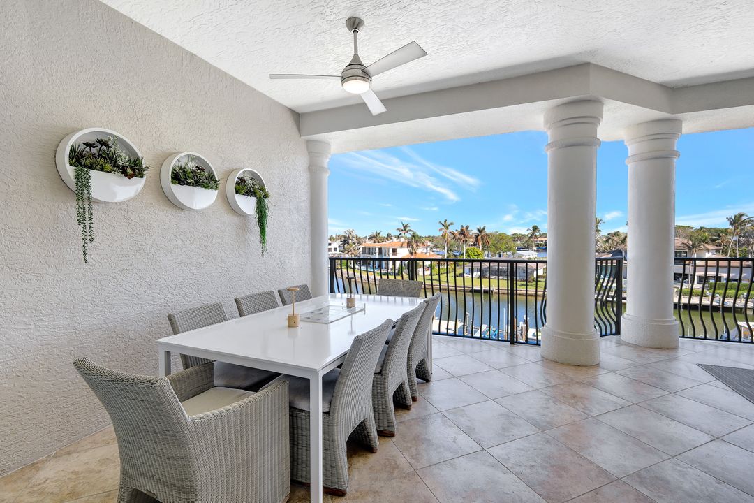 1810 Gulf Shore Blvd N #403, Naples, FL 34102