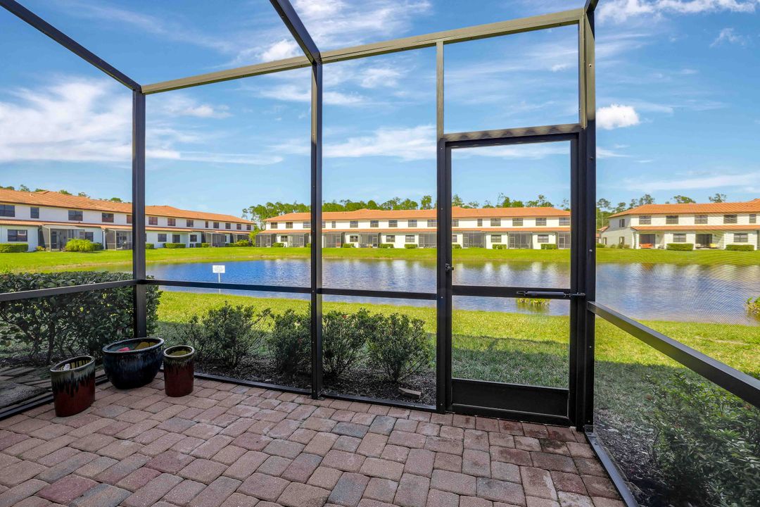 7762 Bristol Cir, Naples, FL 34120