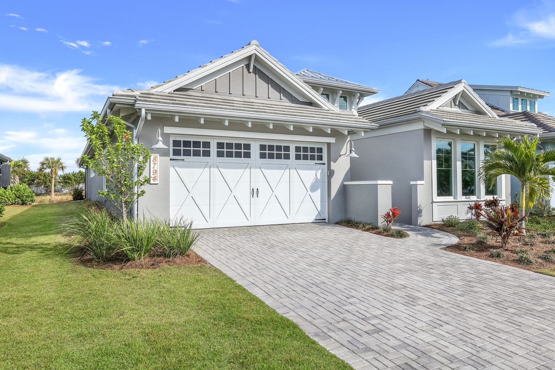 8794 Calypso Ct, Naples, FL 34112