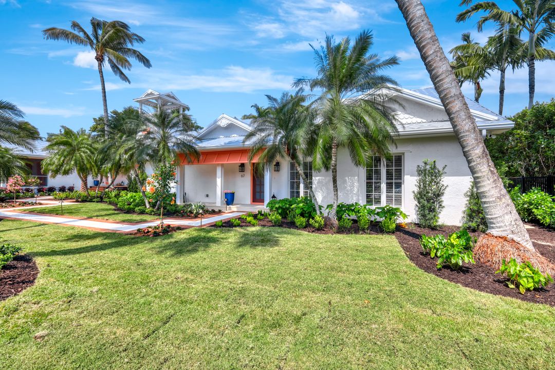 47 8th Ave S, Naples, FL 34102