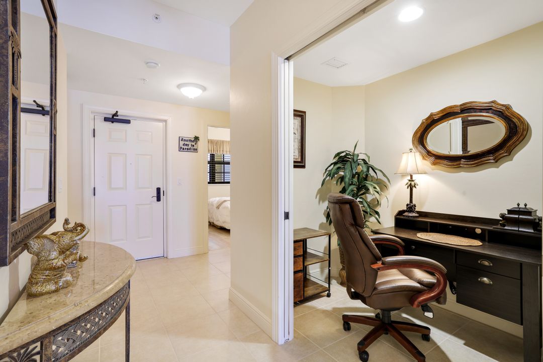 5702 Cape Harbour Dr #203, Cape Coral, FL 33914