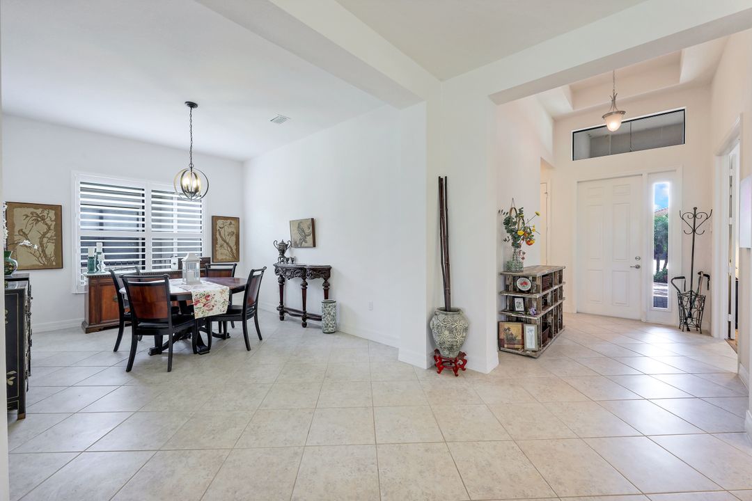 2866 Cinnamon Bay Cir, Naples, FL 34119