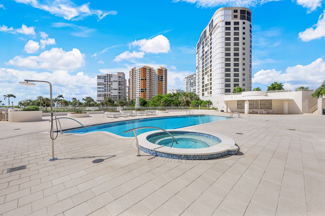 4151 Gulf Shore Blvd N #1002, Naples, FL 34103