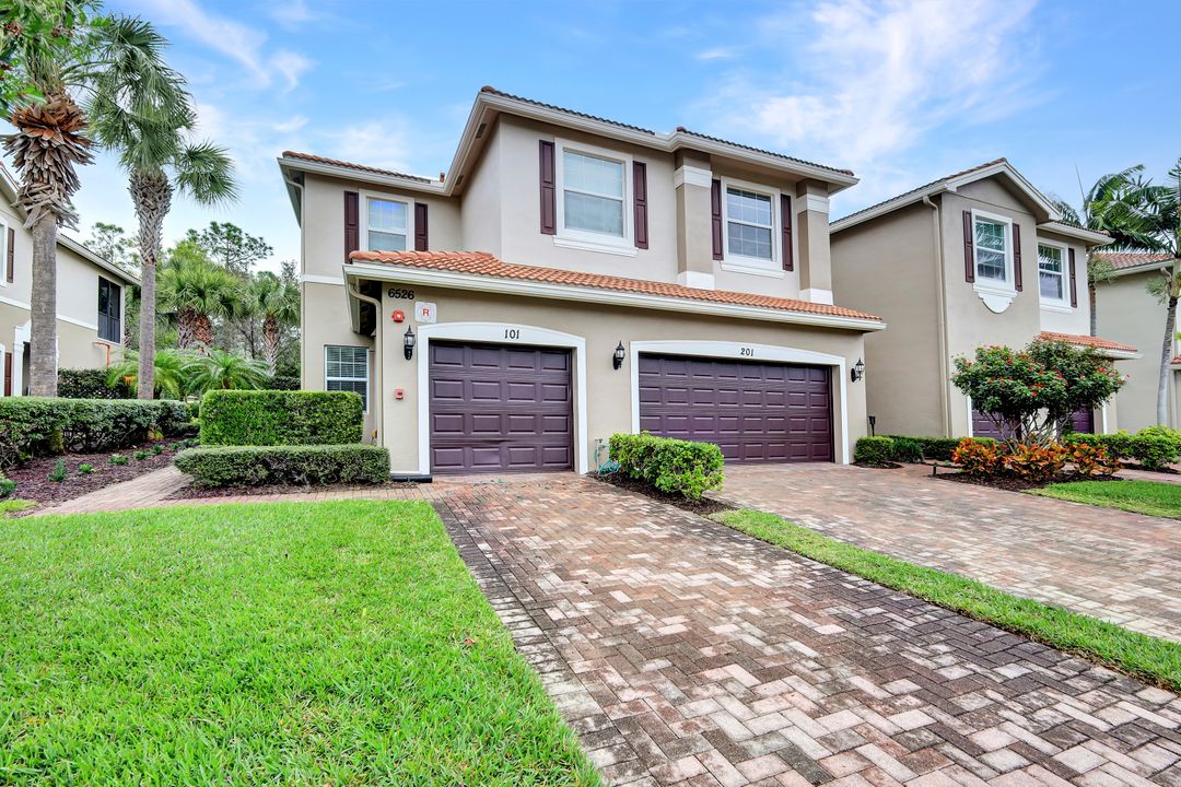 6526 Monterey Point #101, Naples, FL 34105