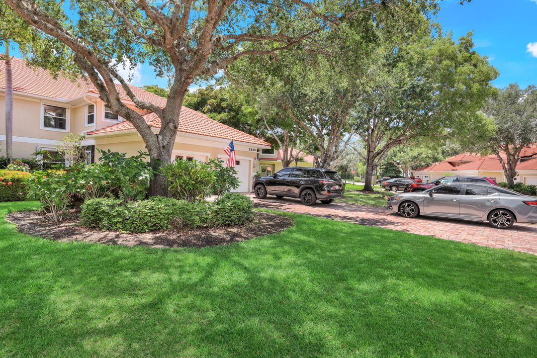 5330 Andover Dr #102, Naples, FL 34110