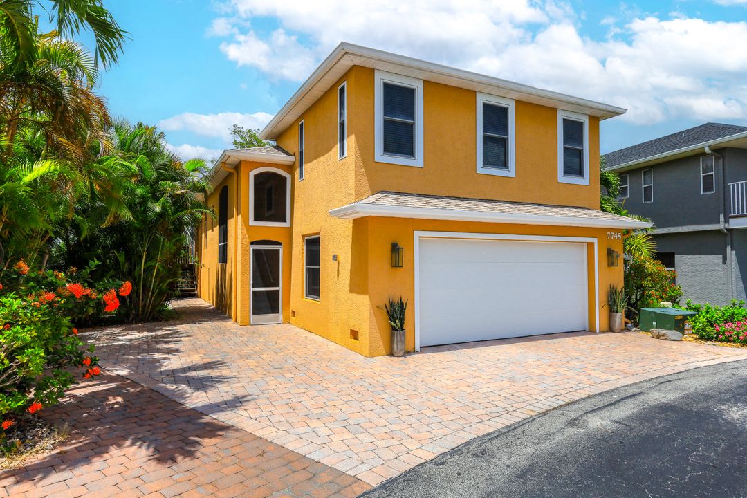 7745 Victoria Cove Ct, Fort Myers, FL 33908