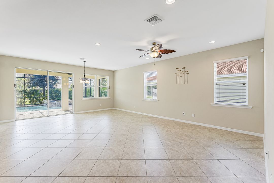 2929 Sunset Pointe Cir, Cape Coral, FL 33914