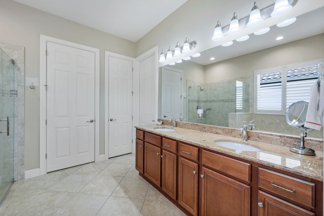 8985 Quarry Dr, Naples, FL 34120