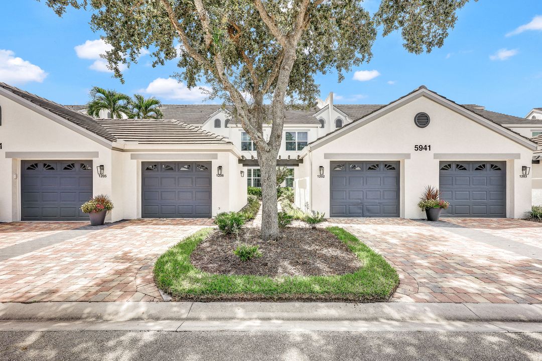 5941 Sand Wedge Ln #1206, Naples, FL 34110