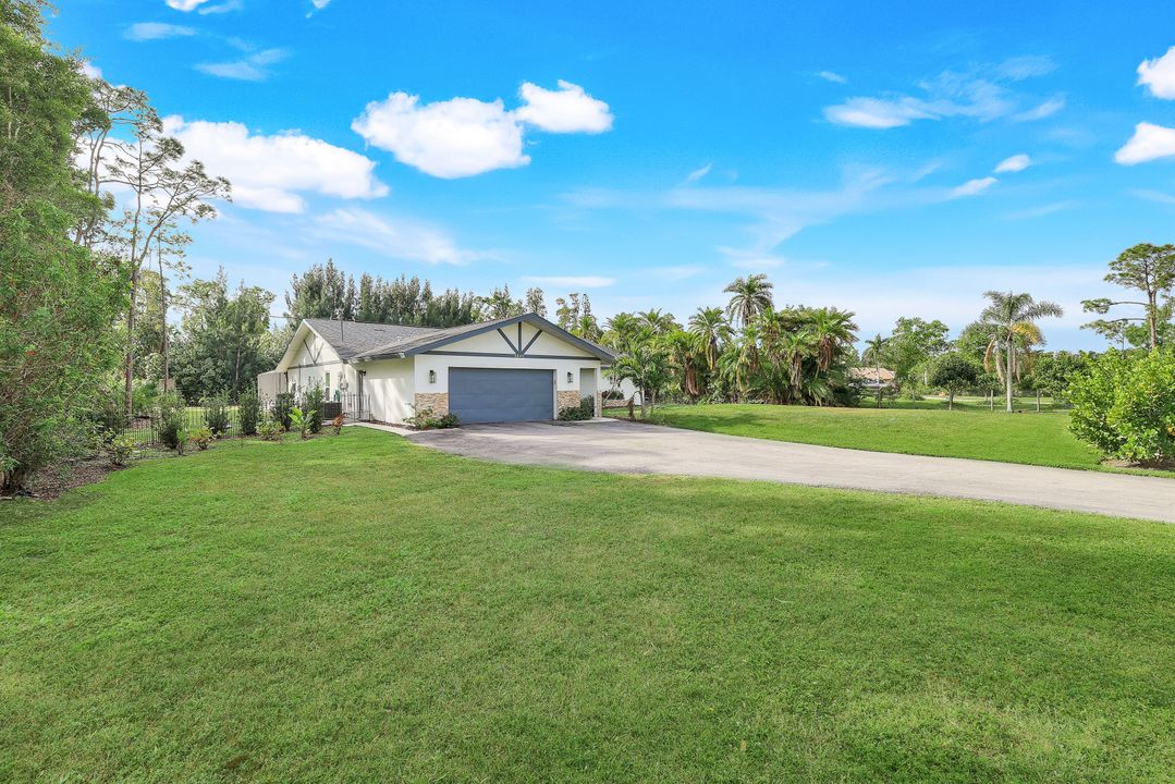 6840 Briarcliff Rd, Fort Myers, FL 33912