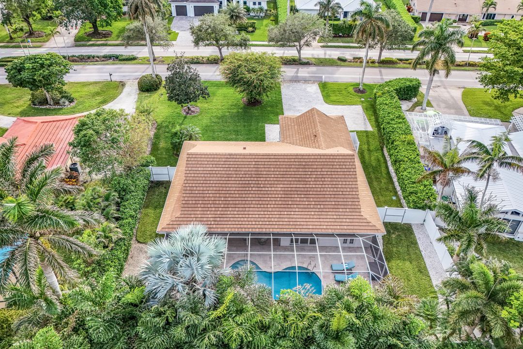 655 Park Shore Dr, Naples, FL 34103