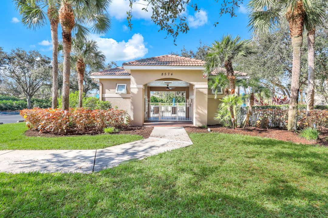 8575 Danbury Blvd #104, Naples, FL 34120