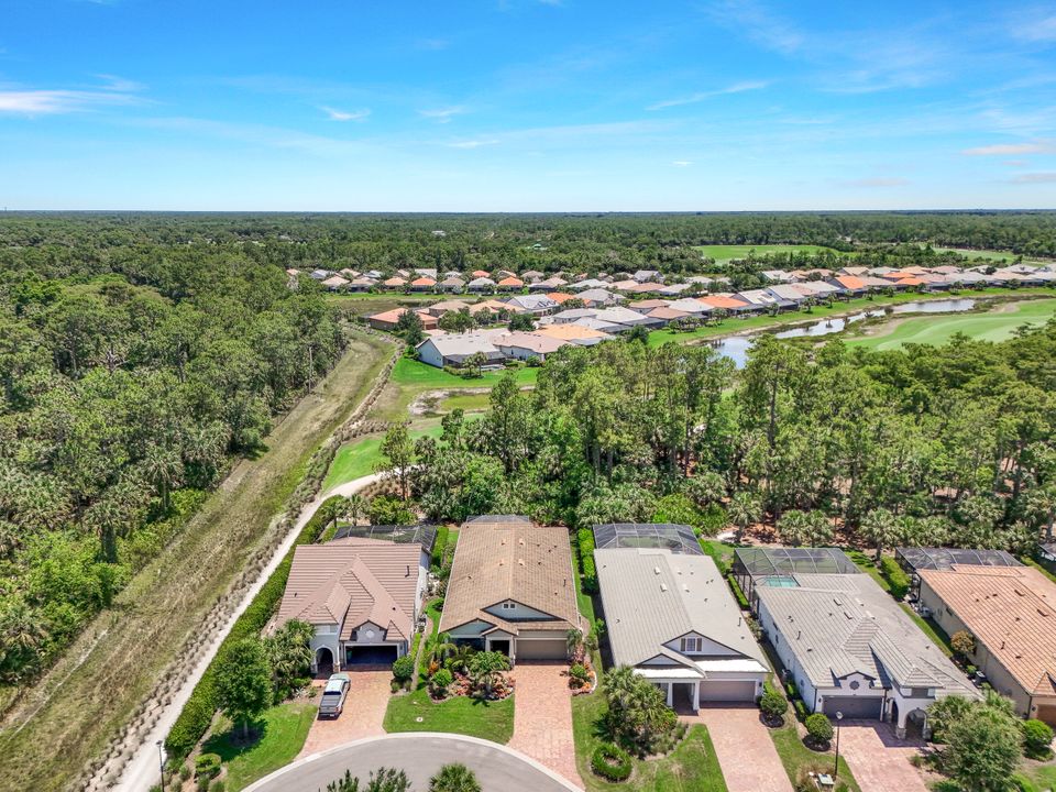 9420 Purple Martin Ct, Naples, FL 34120