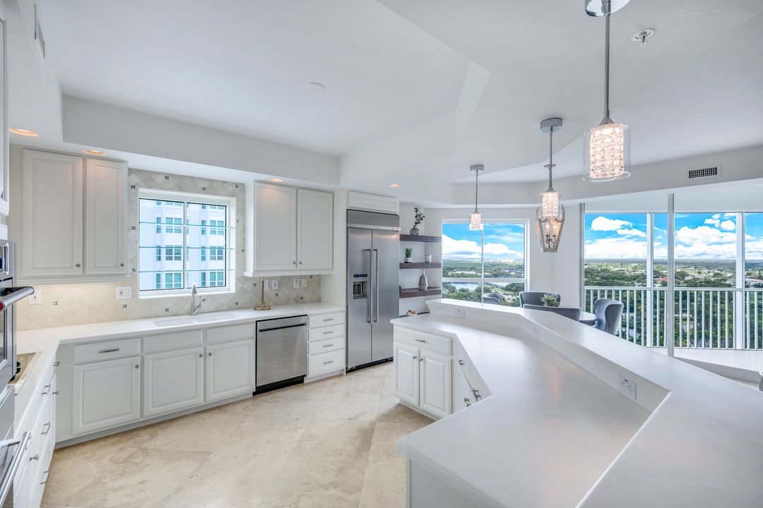 295 Grande Way #1406, Naples, FL 34110