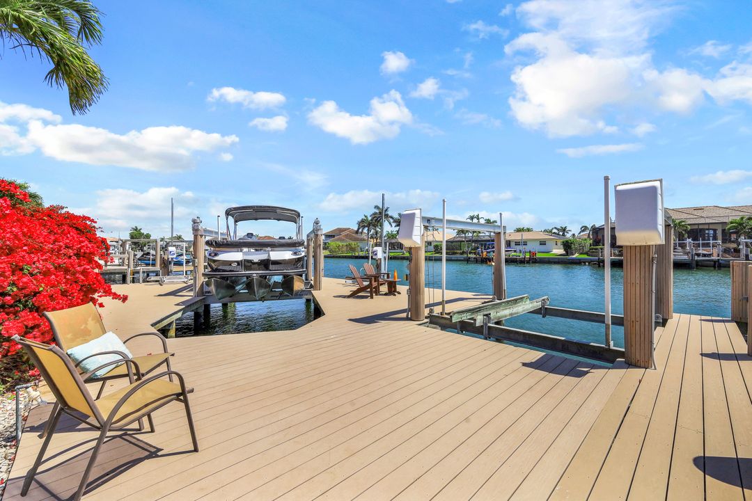 472 Driftwood Ct, Marco Island, FL 34145