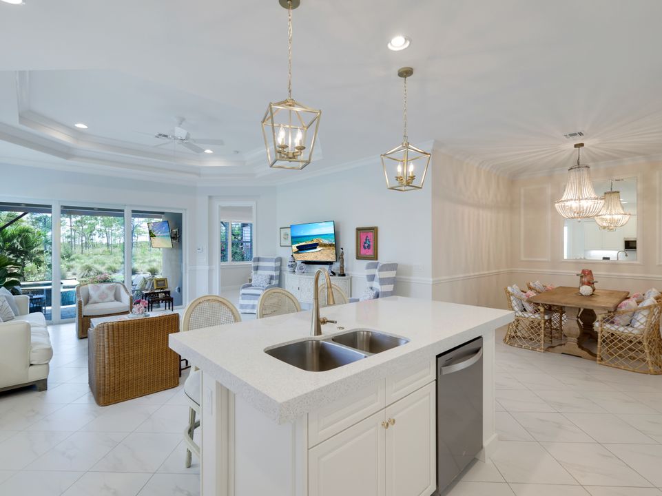 6347 Negril Isle Dr, Naples, FL 34113