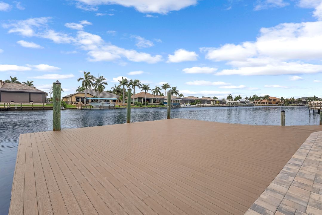 5209 Sunset Ct, Cape Coral, FL 33904