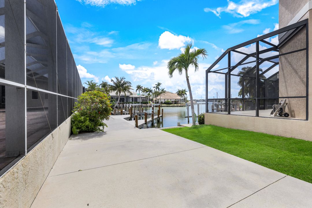 875 Hyacinth Ct, Marco Island, FL 34145