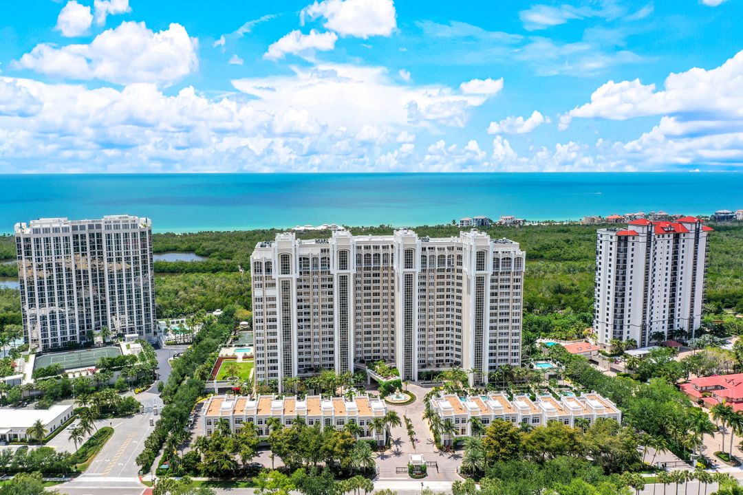 7117 Pelican Bay Blvd #1506, Naples, FL 34108