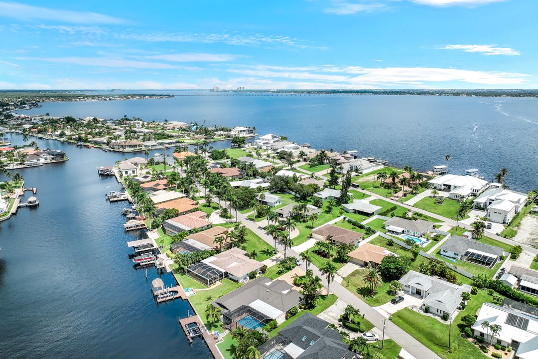 3711 SE 21st Ave, Cape Coral, FL 33904