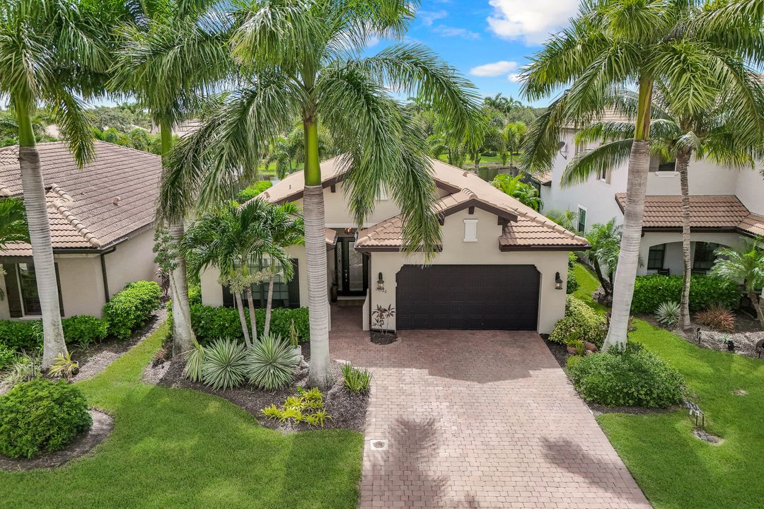 26140 St Michael Ln, Bonita Springs, FL 34135