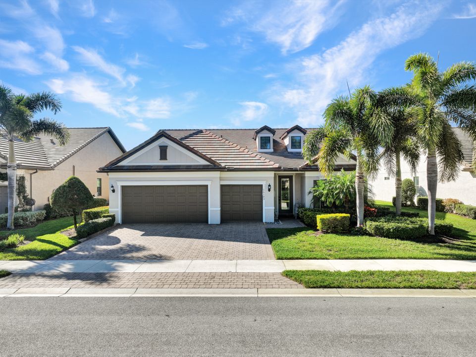 16183 Cartwright Ln, Naples, FL 34110