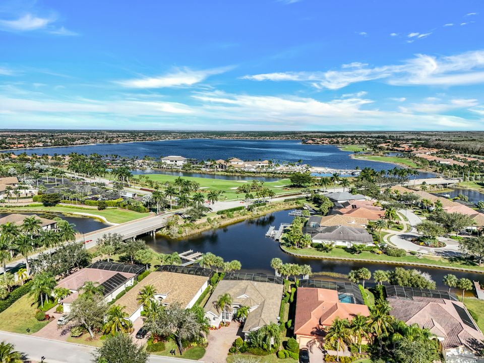 8737 Hideaway Harbor Ct, Naples, FL 34120