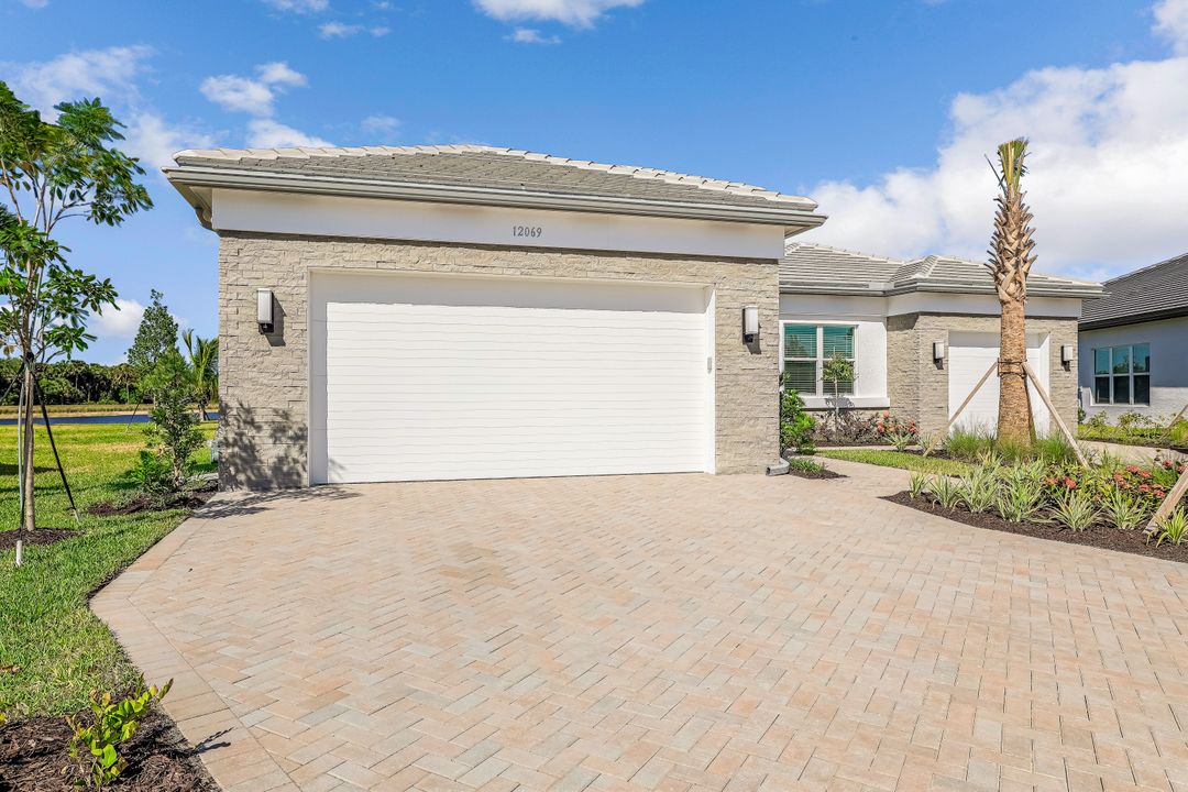 12069 Datura Pl, Naples, FL 34120